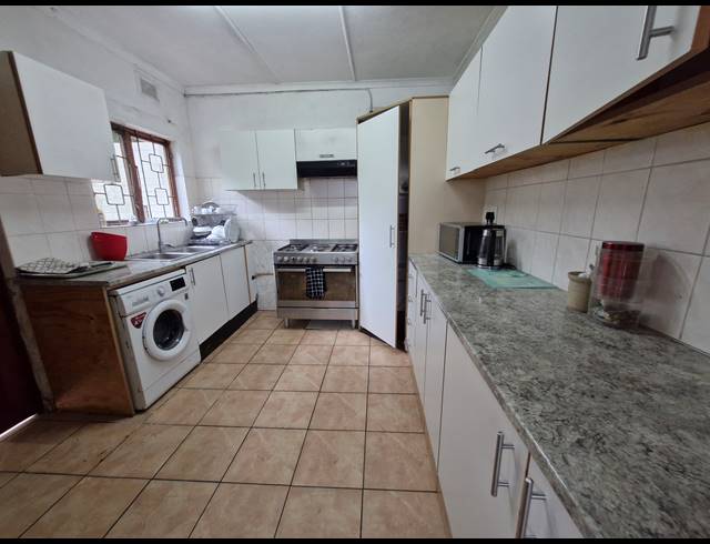 3 BEDROOM HOUSE TO LET IN DAWNCLIFFE